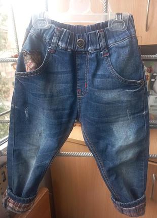 Джинсы плотная ткань, на теплую весну-прохладное лето, состояние новых 92-98