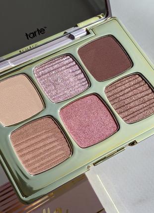 Палетка тіней tartelette від бренду tarte