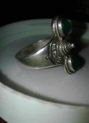 Срібне кільце із зеленим каменем, р 19-203 фото
