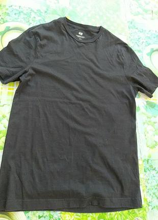 Черная футболка1 фото