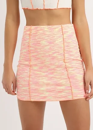 Яркая летняя мини-юбка bershka