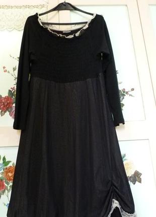 Красиве ,брендове чорне плаття. італія.