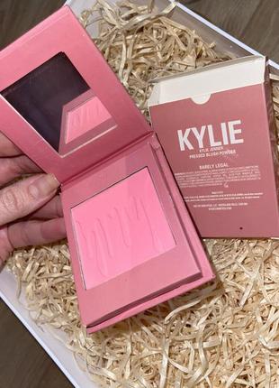 Kylie румяна розкішна рум'яна