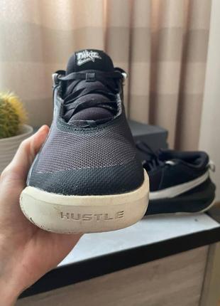 Кроссовки найк nike team hustle d 10 gs trainers удобны