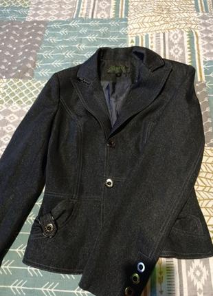 Піджак, довжина 55,рукав 60,плечі 40