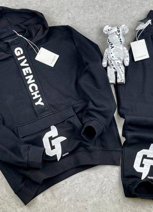 Спортивный костюм в стиле givenchy