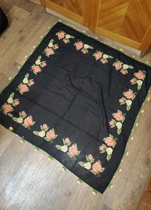 Красивый платок принт цветы подписной