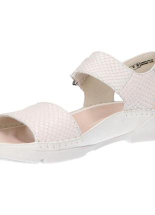Шкіряні босоніжки clarks tri strap white