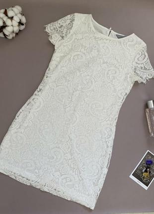 Белое кружевное платье короткий рукав нарядное мини платье р.s1 фото