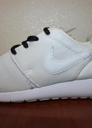 Кросівки nike roshe one (gs) white оригінал4 фото