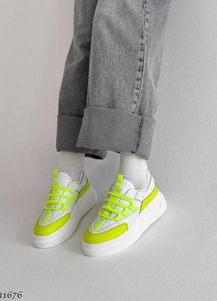 Натуральные кожаные белые кеды - кроссовки с лимонными вставками на высокой подошве8 фото