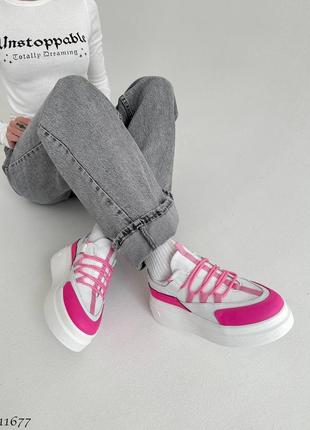 Натуральные кожаные белые кеды - кроссовки со вставками цвета фуксии на высокой подошве7 фото