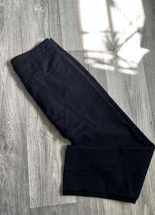 Базовые черные брюки, черные брюки размер м/л7 фото