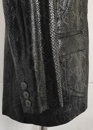 Стильна шкіряна куртка, піджак чорного кольору з зміїним принтом7 фото
