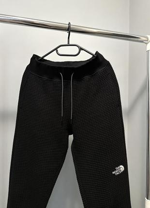 Спортивные штаны the north face mhysa pants n5369 оригинал текстурированные спортивные брюки tnf новая коллекция 2024 высокая посадка6 фото