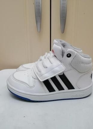 Кросiвки дитячi високi adidas hoops mid 2.0 i в станi нових