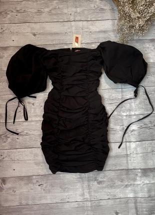 Сукня плаття обʼємні широкі короткі рукави ліхтарики коротке міні завʼязки стяжки затяжки зібране відкриті плечі по фігурі4 фото