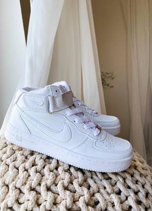 Высокие кроссовки в базовом белом цвете nike air force high white7 фото