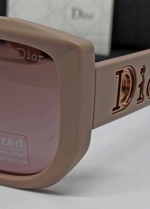 Окуляри в стилі christian dior жіночі сонцезахисні бежеві з золотим логотипом поляризовані3 фото