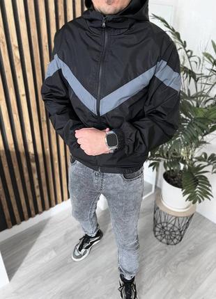 Чоловіча вітровка