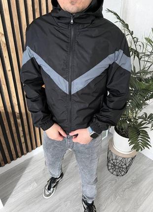 Чоловіча вітровка