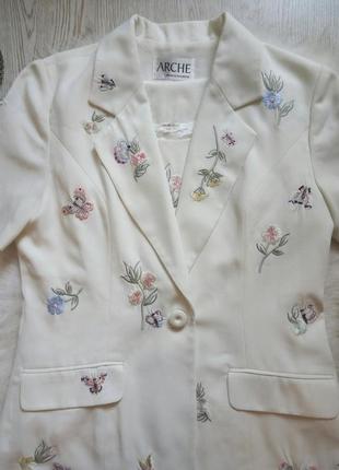 Белый длинный пиджак жилет с блузой цветочная вышивка блейзер рукавами льняной лен6 фото