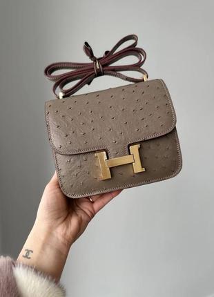 Сумка в стиле hermes черная беж страус