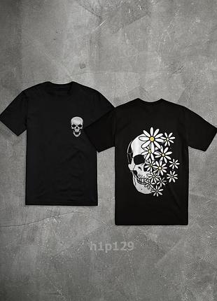 Базовая черная футболка с принтом