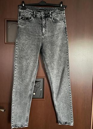 Джинси мом