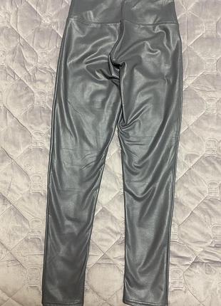 Стильні еко-кожа лосіни