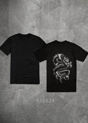 Базова чорна футболка з принтом