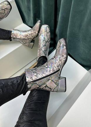 Эксклюзивные ботинки из натуральной итальянской кожи и замши женские рептилия питон3 фото