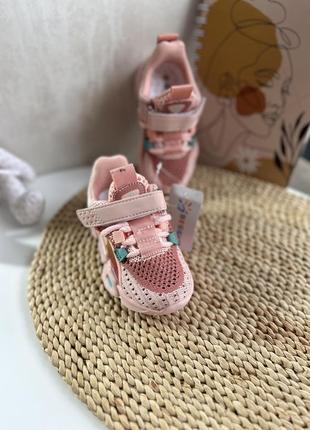 Кросівки літні