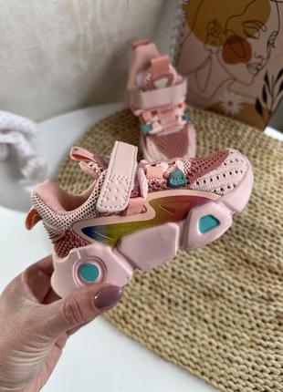 Кросівки літні