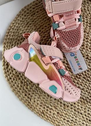 Кросівки літні