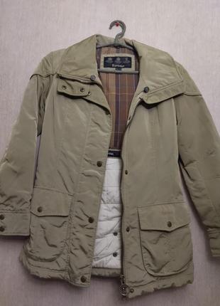 Куртка женская,нолевочного цвета, непромокаемая (waterproof and breathable), бренд barbour