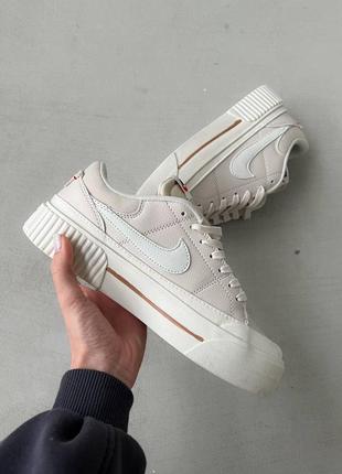 Nike court legacy white/beige