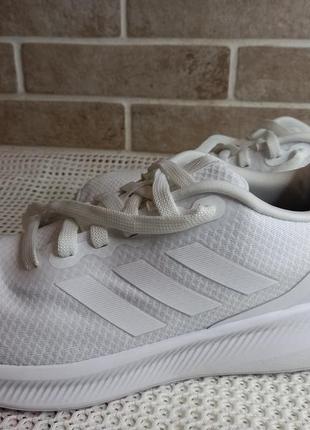 Кроссовки adidas 44р