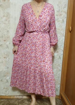 Свободное легкое  платье в цветочный принт  с поясом.2 фото