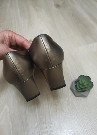 Дизайнерські туфлі шкіряні roberto capucci (італія) 38.5 розмір4 фото