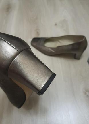 Дизайнерські туфлі шкіряні roberto capucci (італія) 38.5 розмір5 фото