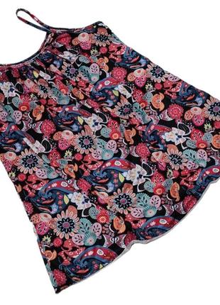 Женская майка с ярким принтом на тонких бретелях