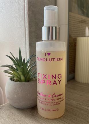 Спрей, що фіксує макіяж i heart revolution fixing spray cookies & cream