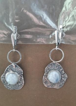 Дизайнерські ексклюзивні авангардні срібні 925 сережки з натуральним місячним каменем3 фото