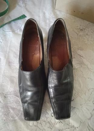 Шкіряні туфлі 37 р.