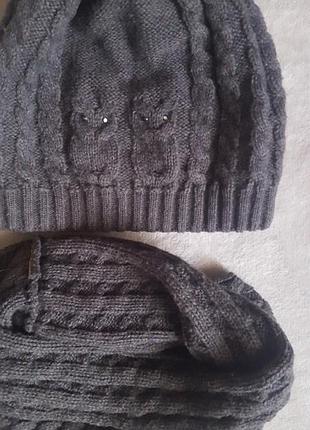 Стильный комплект шапка и снуд