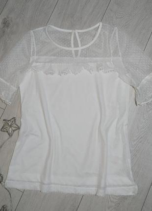 Дуже красива блузка білого кольору