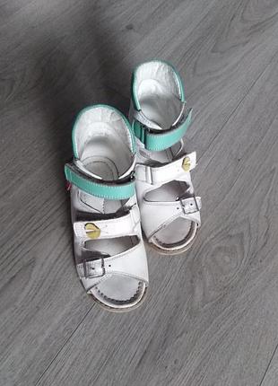 Ортопедичні сандалі