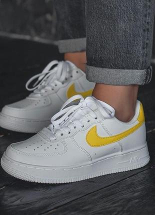 Прекрасные женские кроссовки nike air force 1 белые