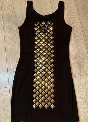 Сукня з гарним декором